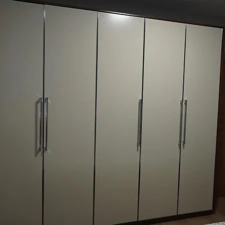 Urbanest 아파트 *